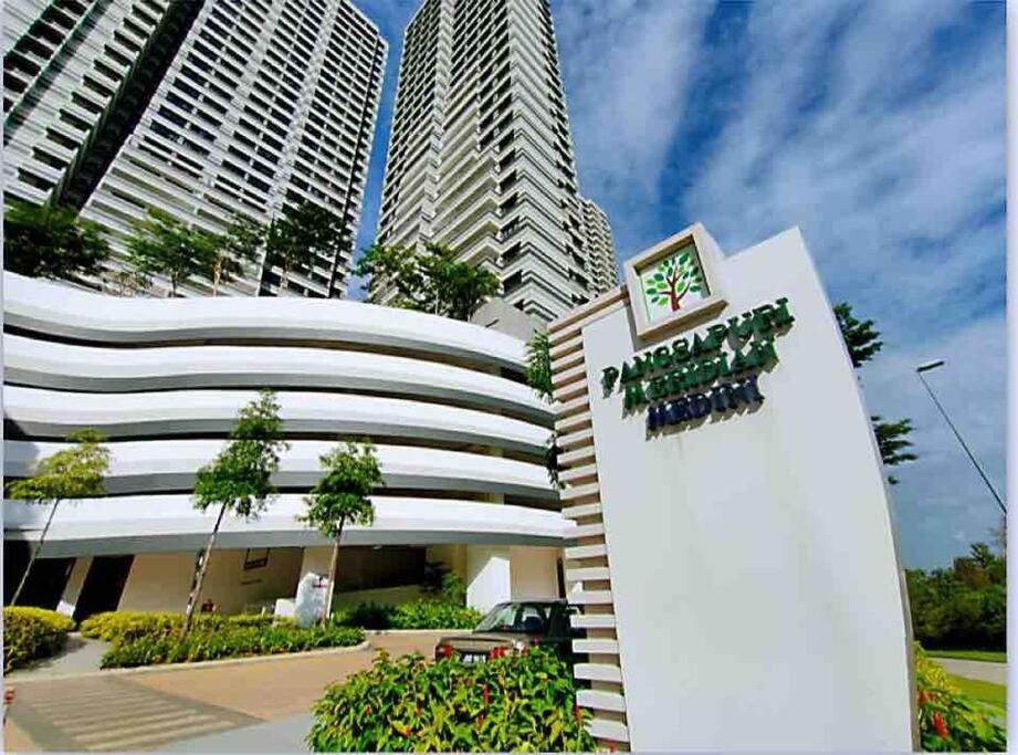 Legoland Jb Aghome Medini 3Room8Pax Bukit Indah 누사자야 외부 사진